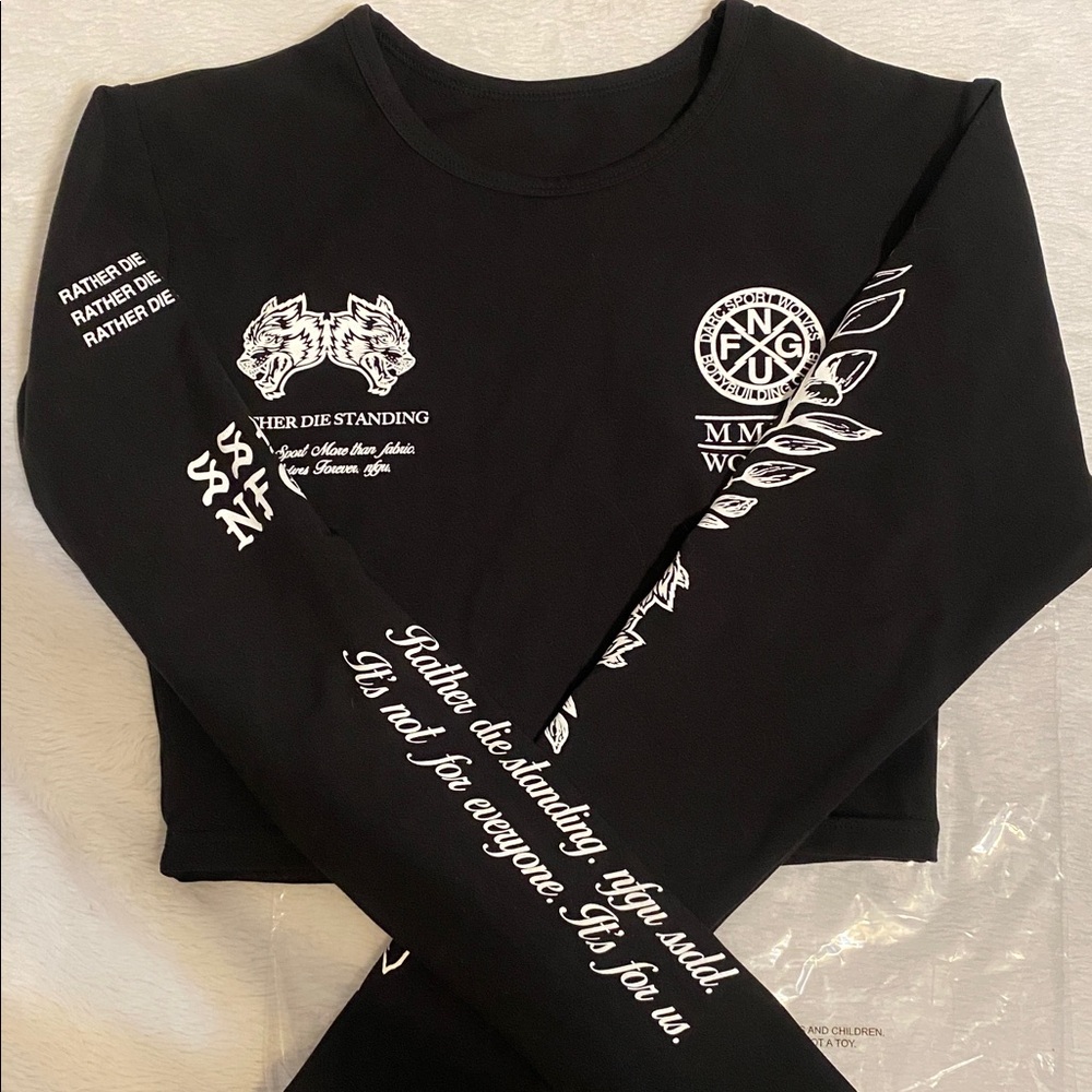Women’s Darc Sport black crop top long sleeve Gym workout Like NEW